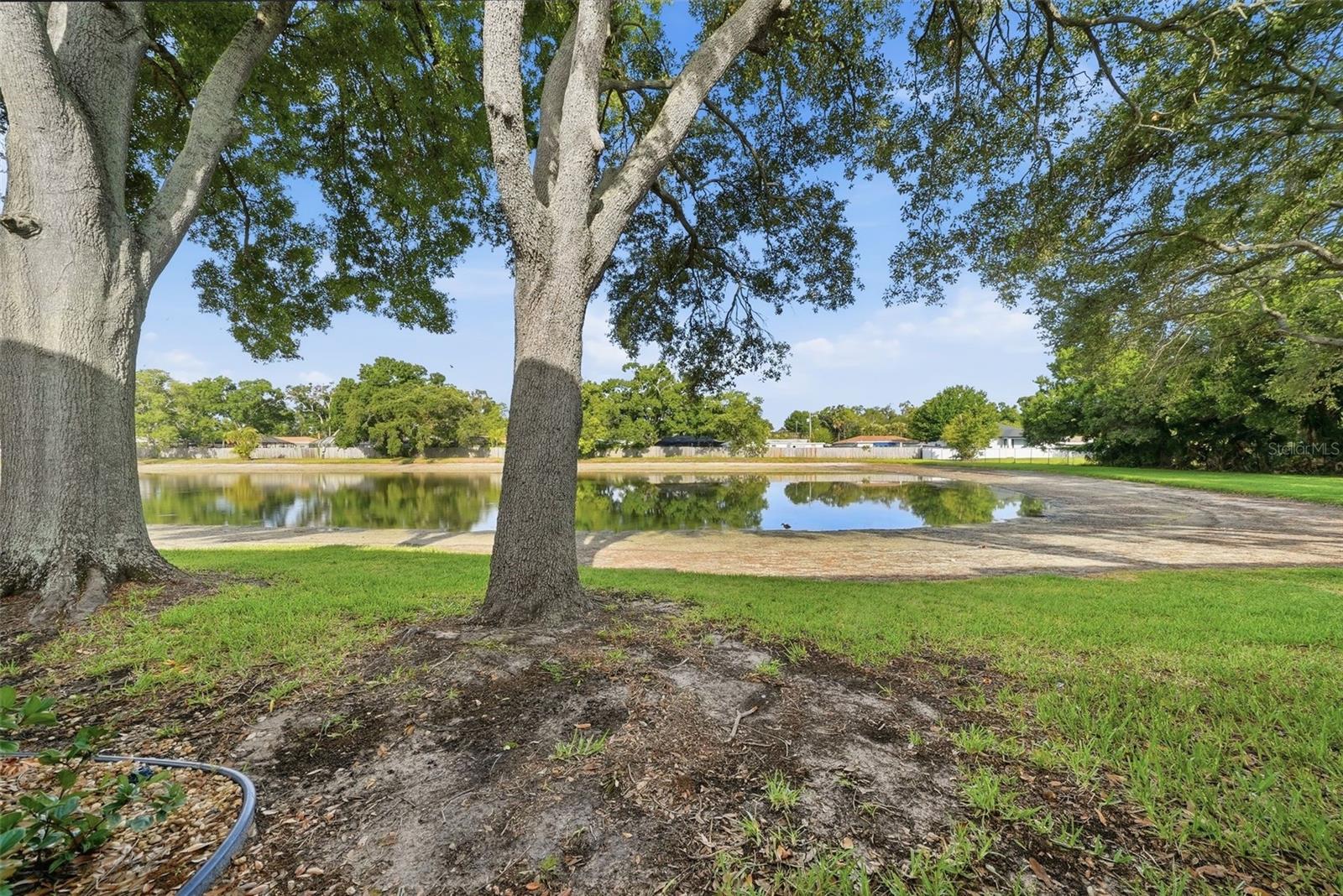 3821 N OAK DR #J21, TAMPA, FL, 33611