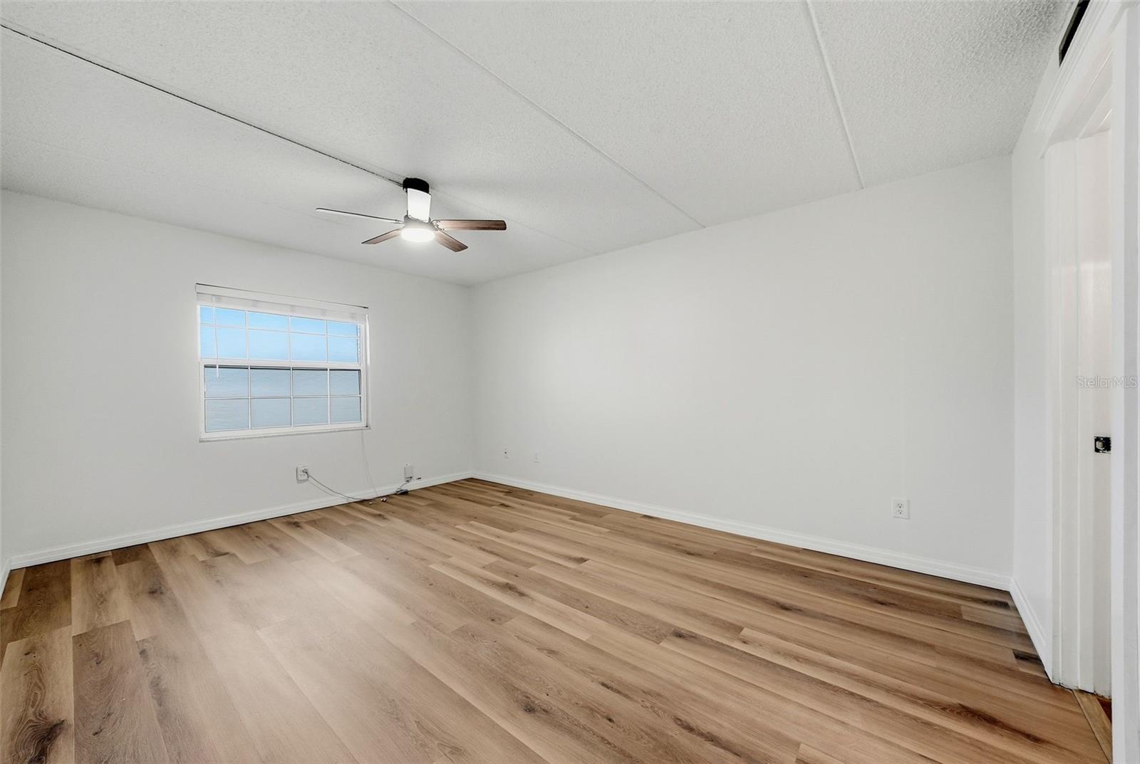 3821 N OAK DR #J21, TAMPA, FL, 33611