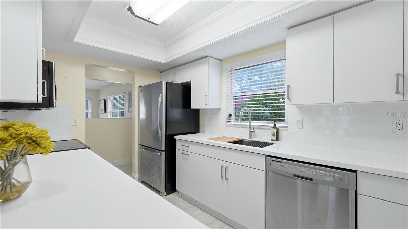 6233 ROCKEFELLER AVE, SARASOTA, FL, 34231