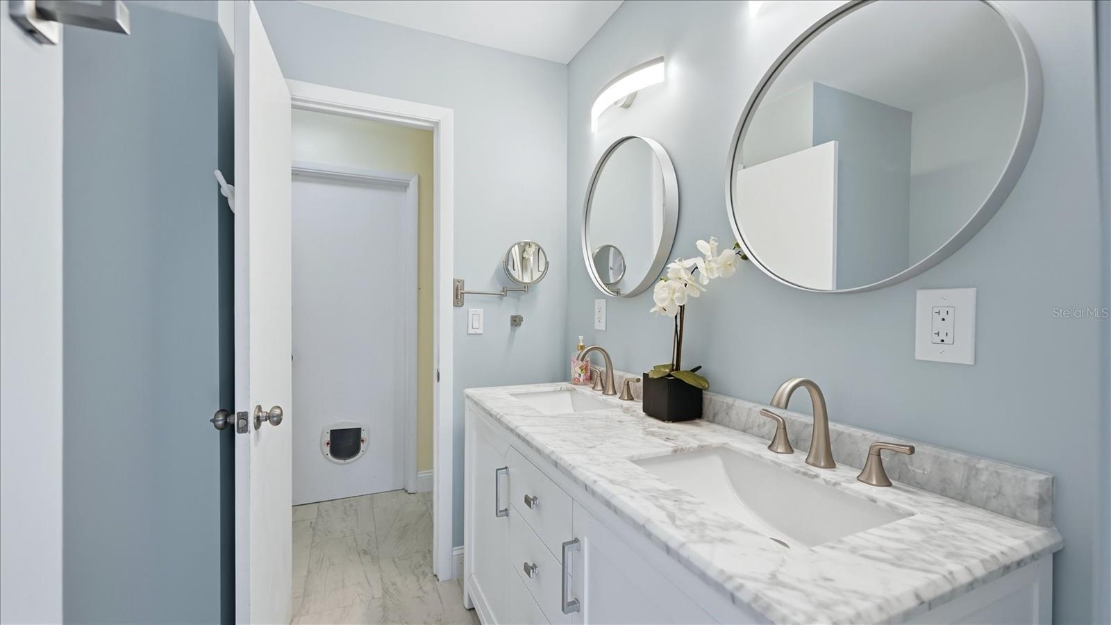 6233 ROCKEFELLER AVE, SARASOTA, FL, 34231