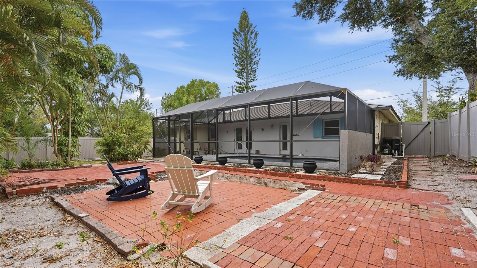 6233 ROCKEFELLER AVE, SARASOTA, FL, 34231