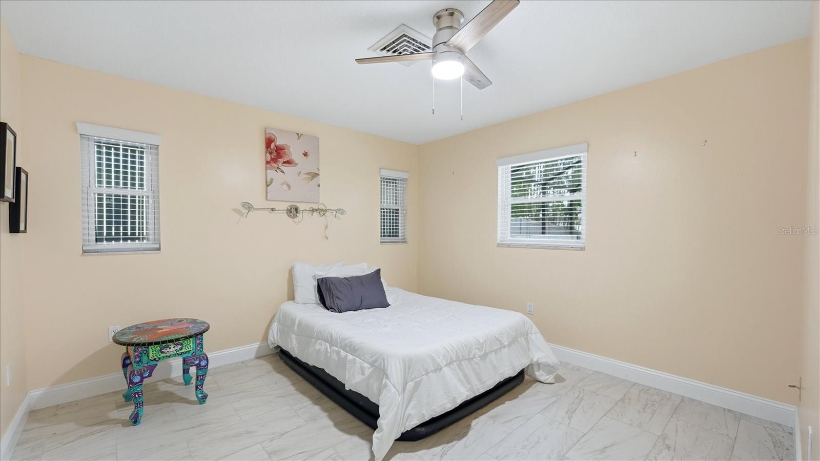 6233 ROCKEFELLER AVE, SARASOTA, FL, 34231