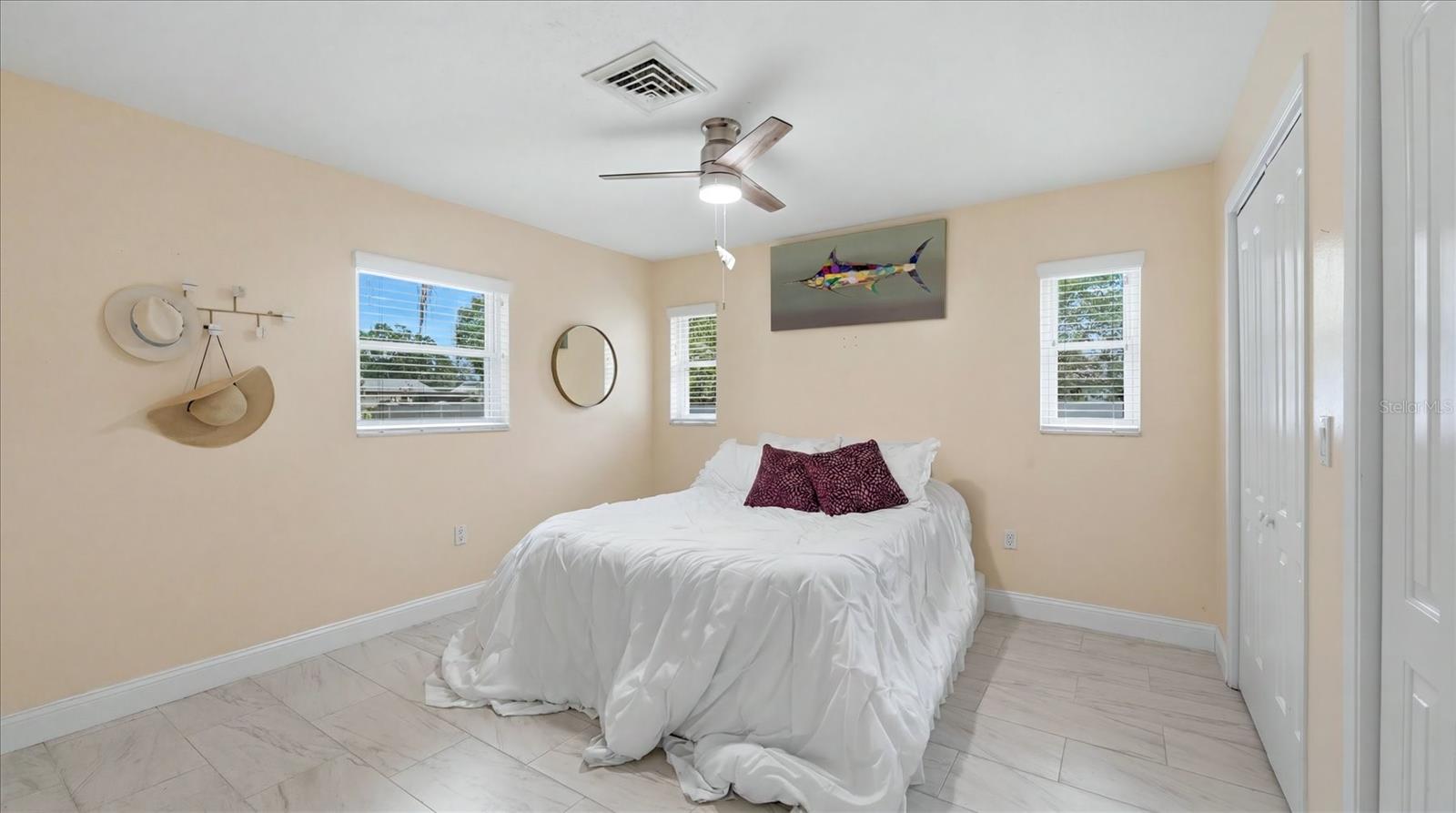 6233 ROCKEFELLER AVE, SARASOTA, FL, 34231
