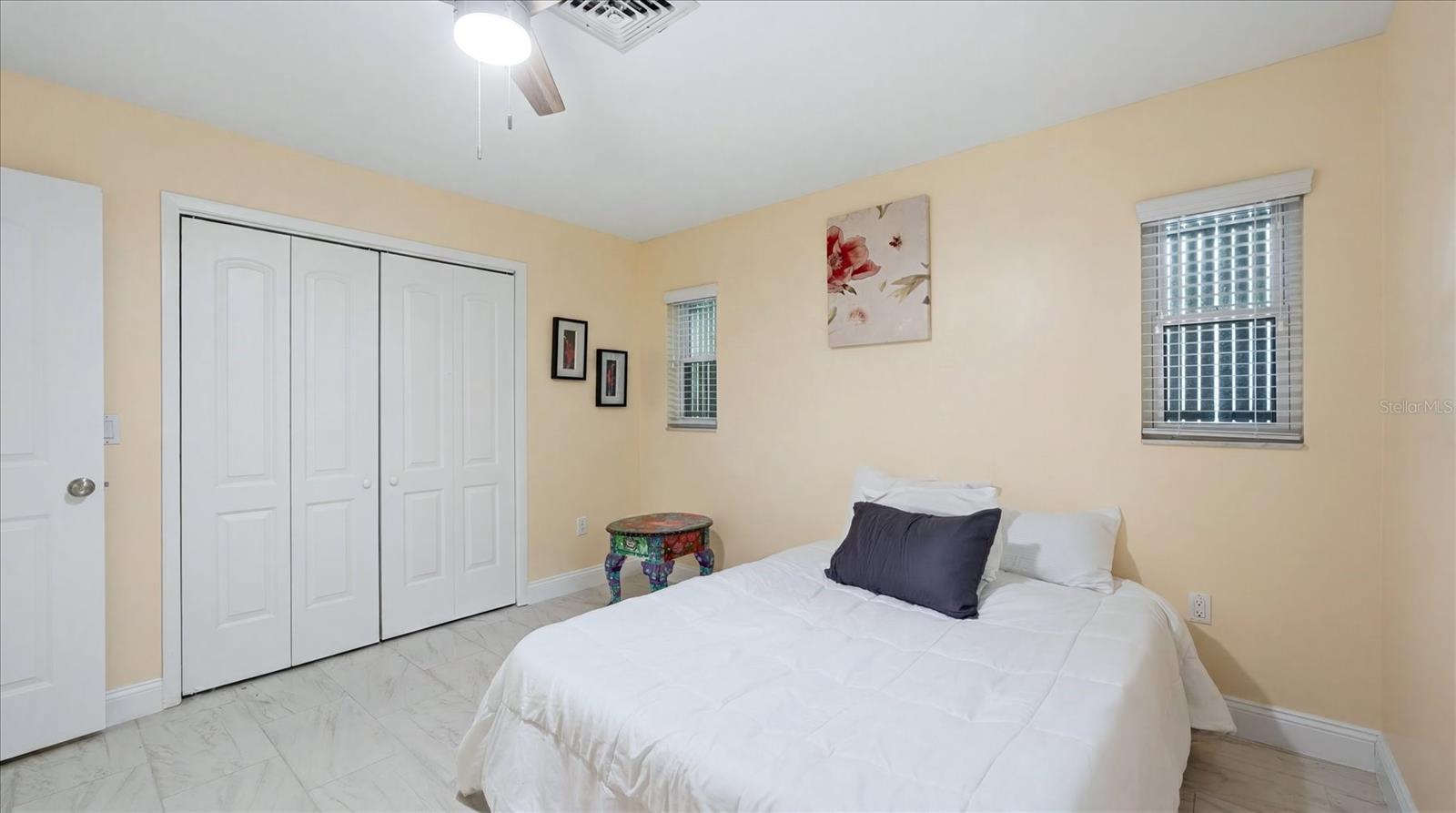 6233 ROCKEFELLER AVE, SARASOTA, FL, 34231