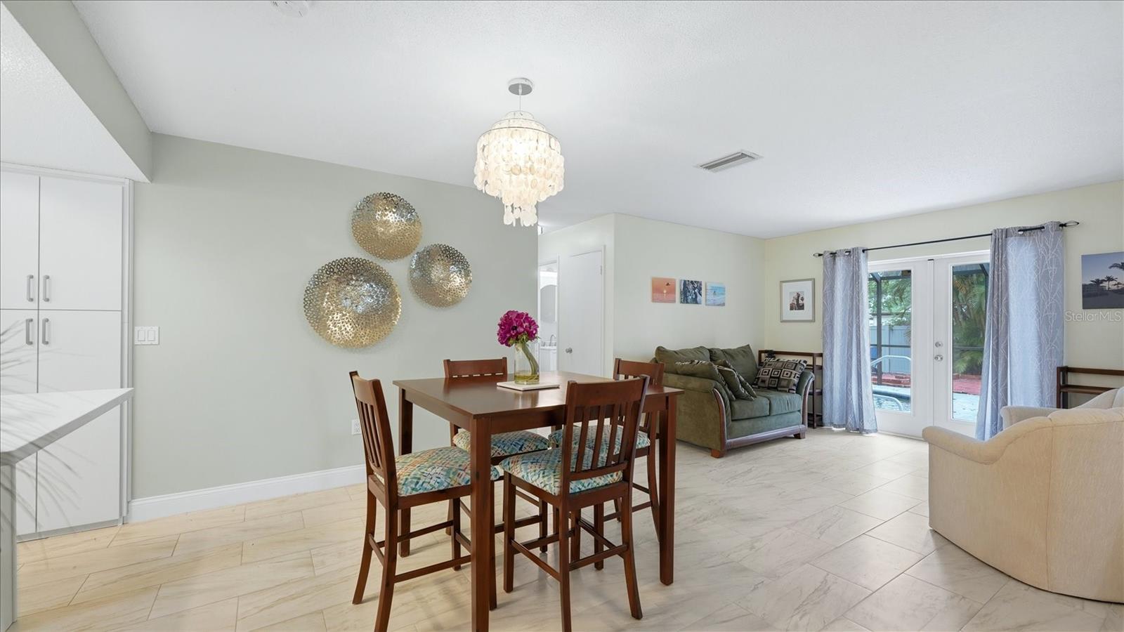 6233 ROCKEFELLER AVE, SARASOTA, FL, 34231
