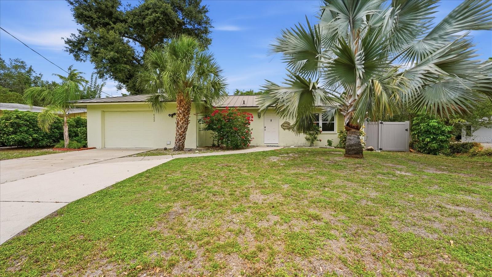 6233 ROCKEFELLER AVE, SARASOTA, FL, 34231