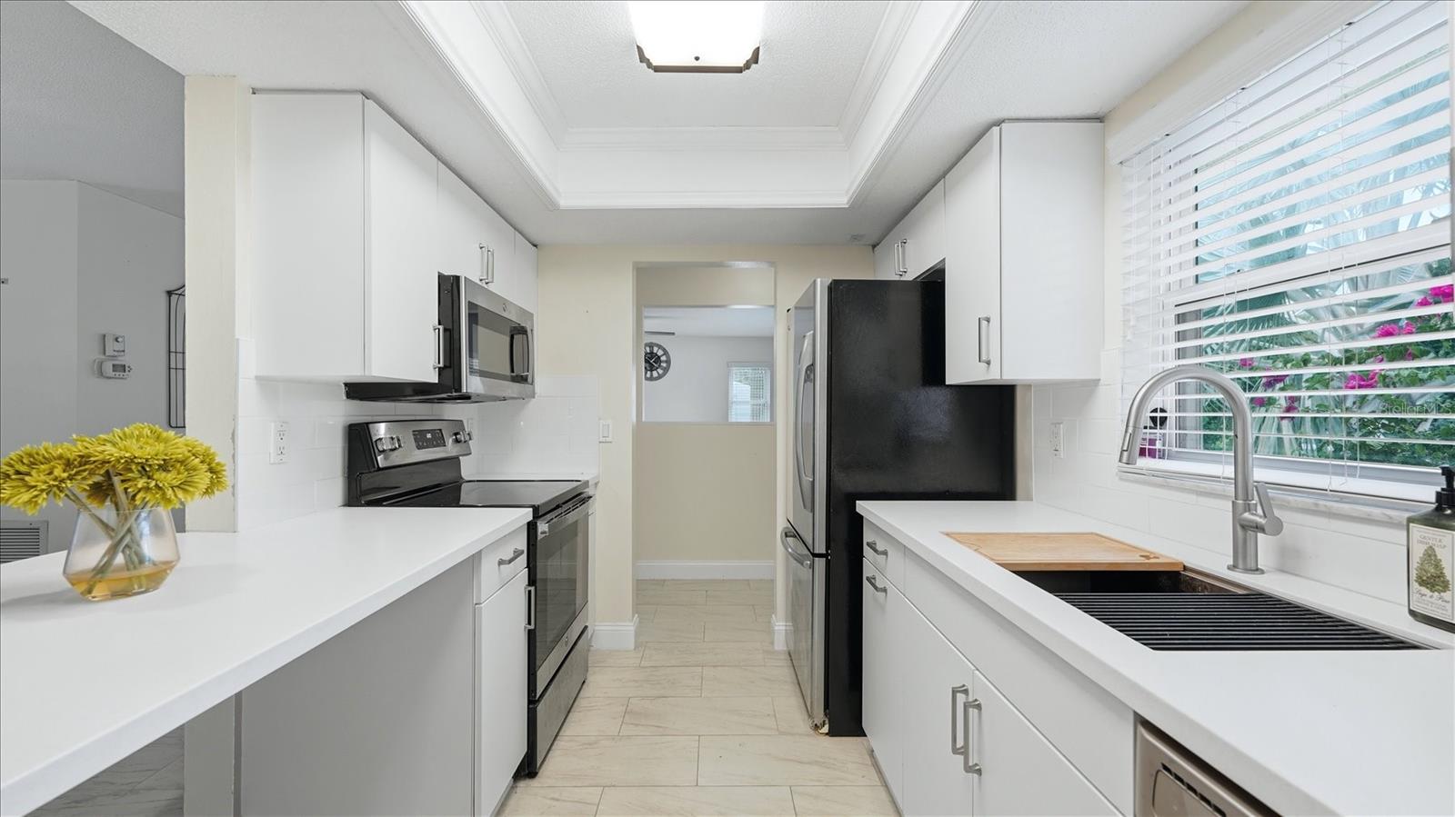 6233 ROCKEFELLER AVE, SARASOTA, FL, 34231