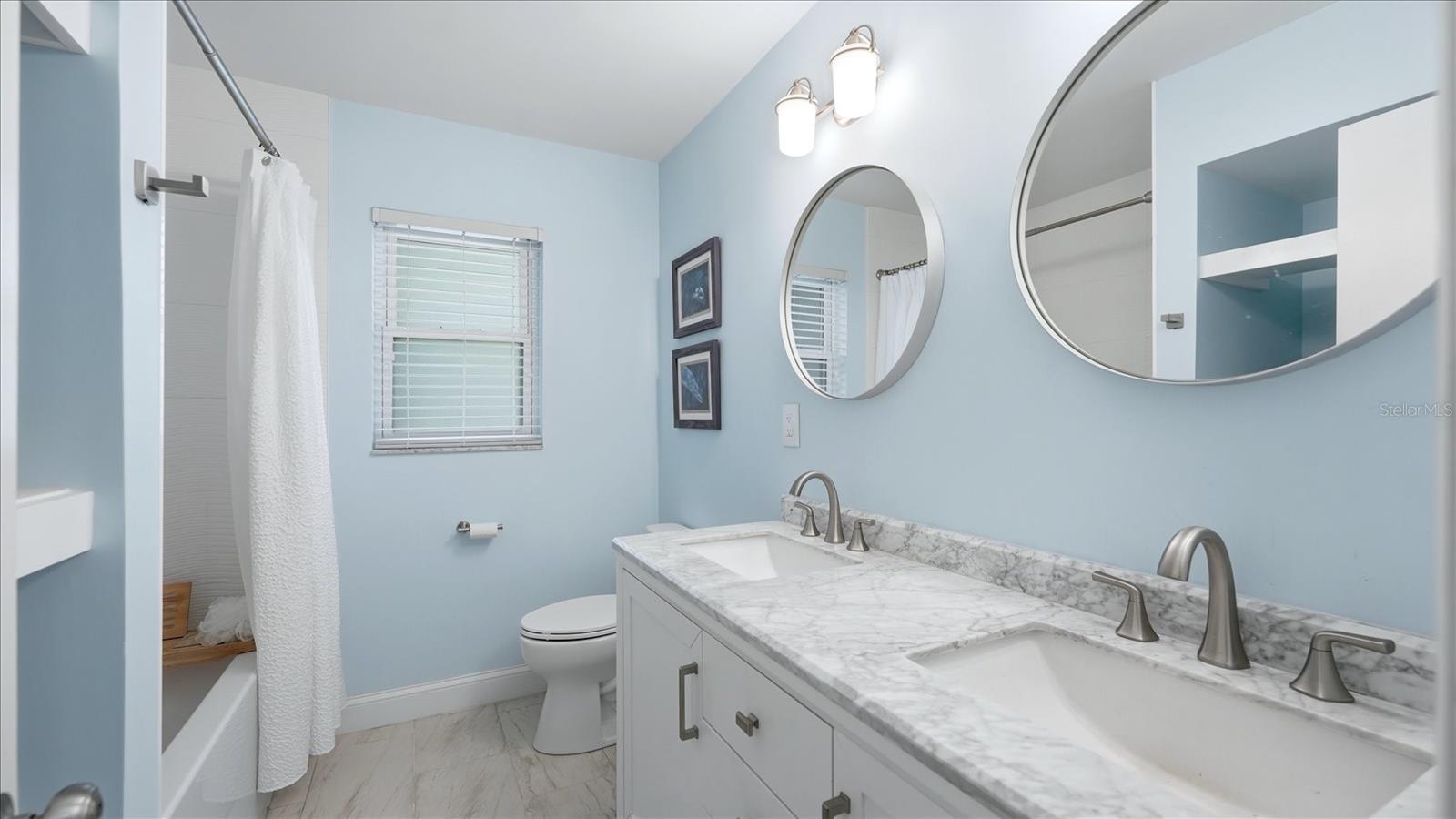 6233 ROCKEFELLER AVE, SARASOTA, FL, 34231