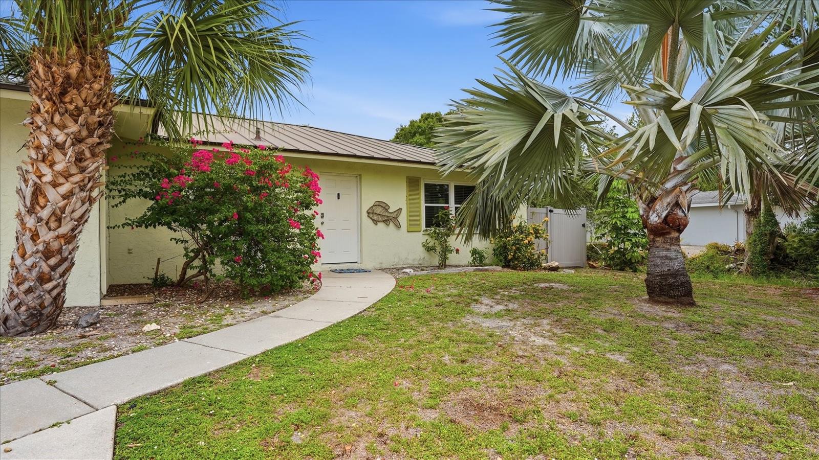 6233 ROCKEFELLER AVE, SARASOTA, FL, 34231