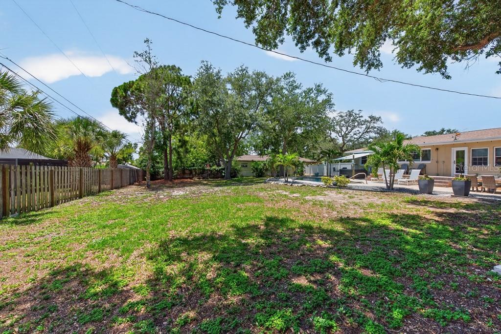 14728 BAY DR, LARGO, FL, 33774