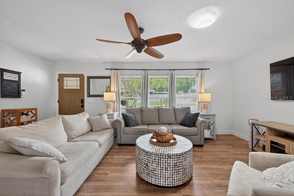 14728 BAY DR, LARGO, FL, 33774