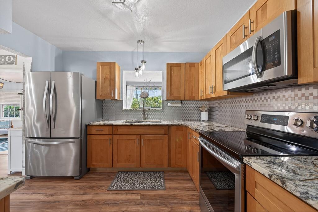 14728 BAY DR, LARGO, FL, 33774