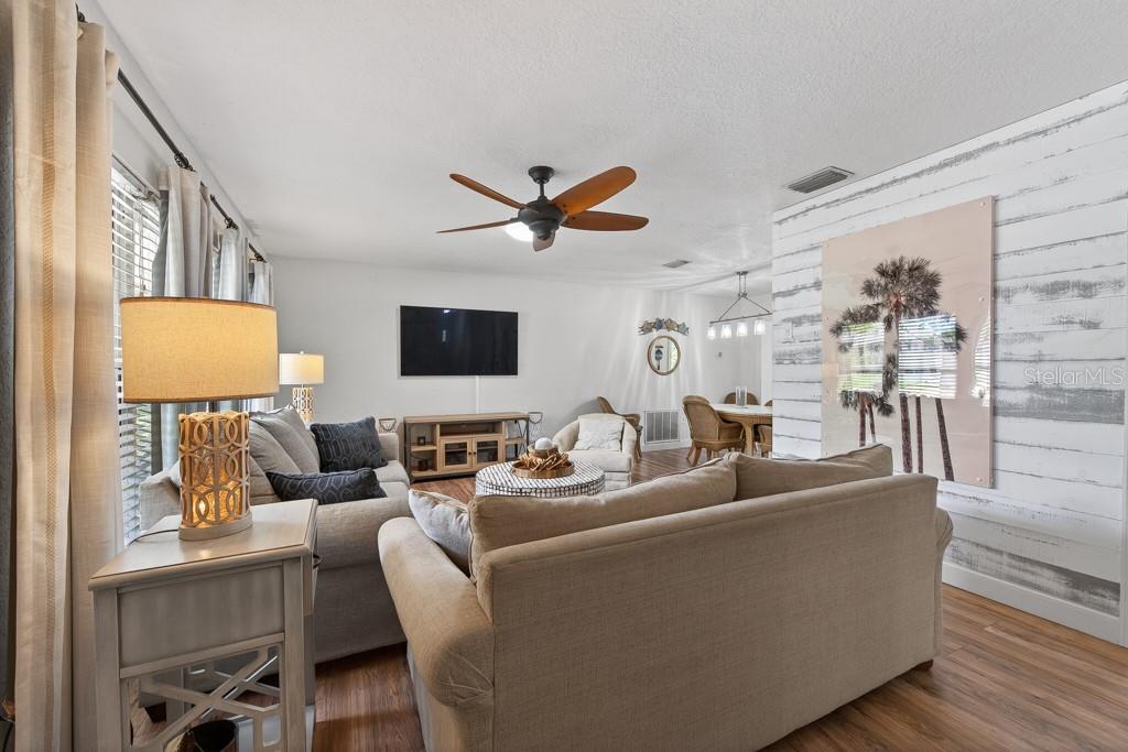 14728 BAY DR, LARGO, FL, 33774
