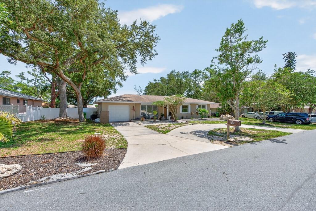 14728 BAY DR, LARGO, FL, 33774