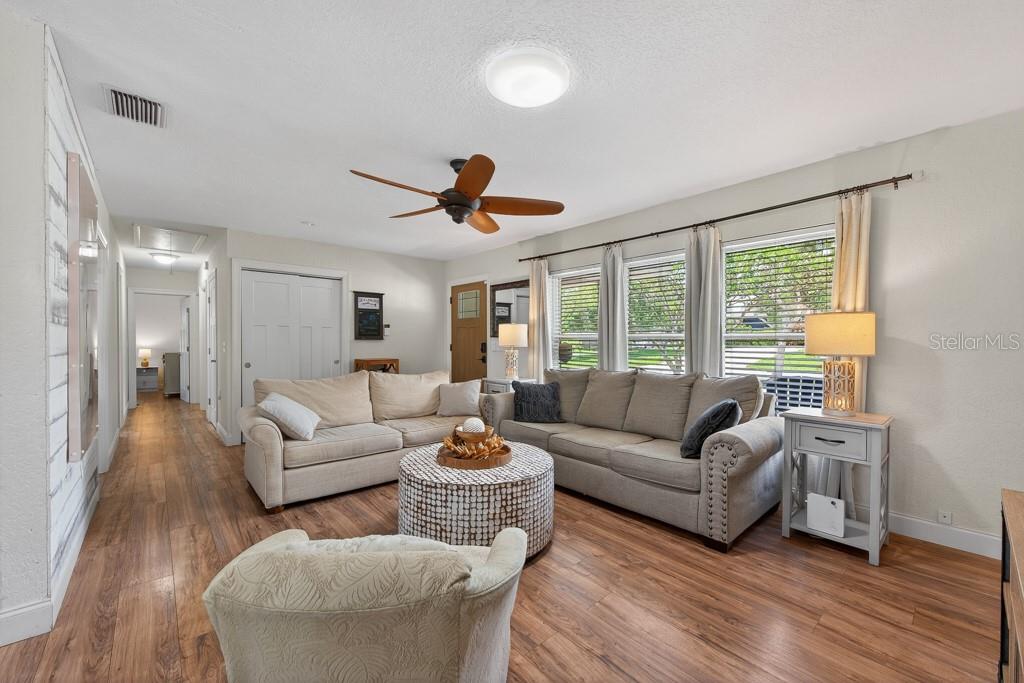 14728 BAY DR, LARGO, FL, 33774