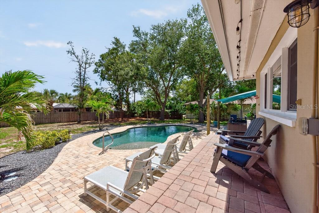 14728 BAY DR, LARGO, FL, 33774
