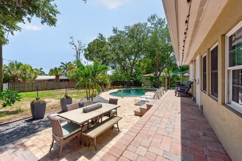 14728 BAY DR, LARGO, FL, 33774