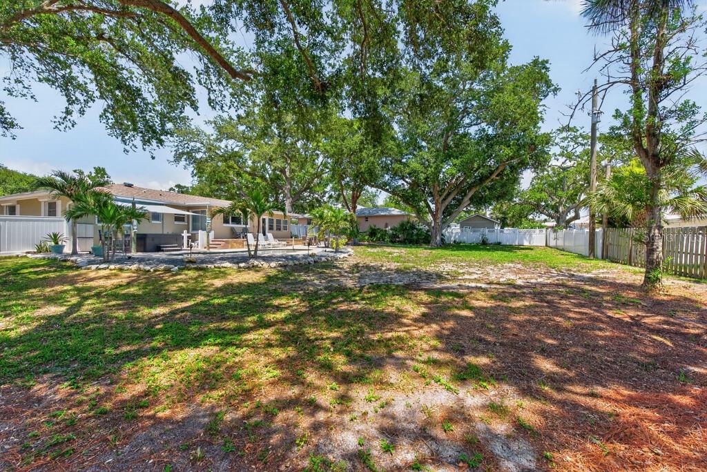 14728 BAY DR, LARGO, FL, 33774