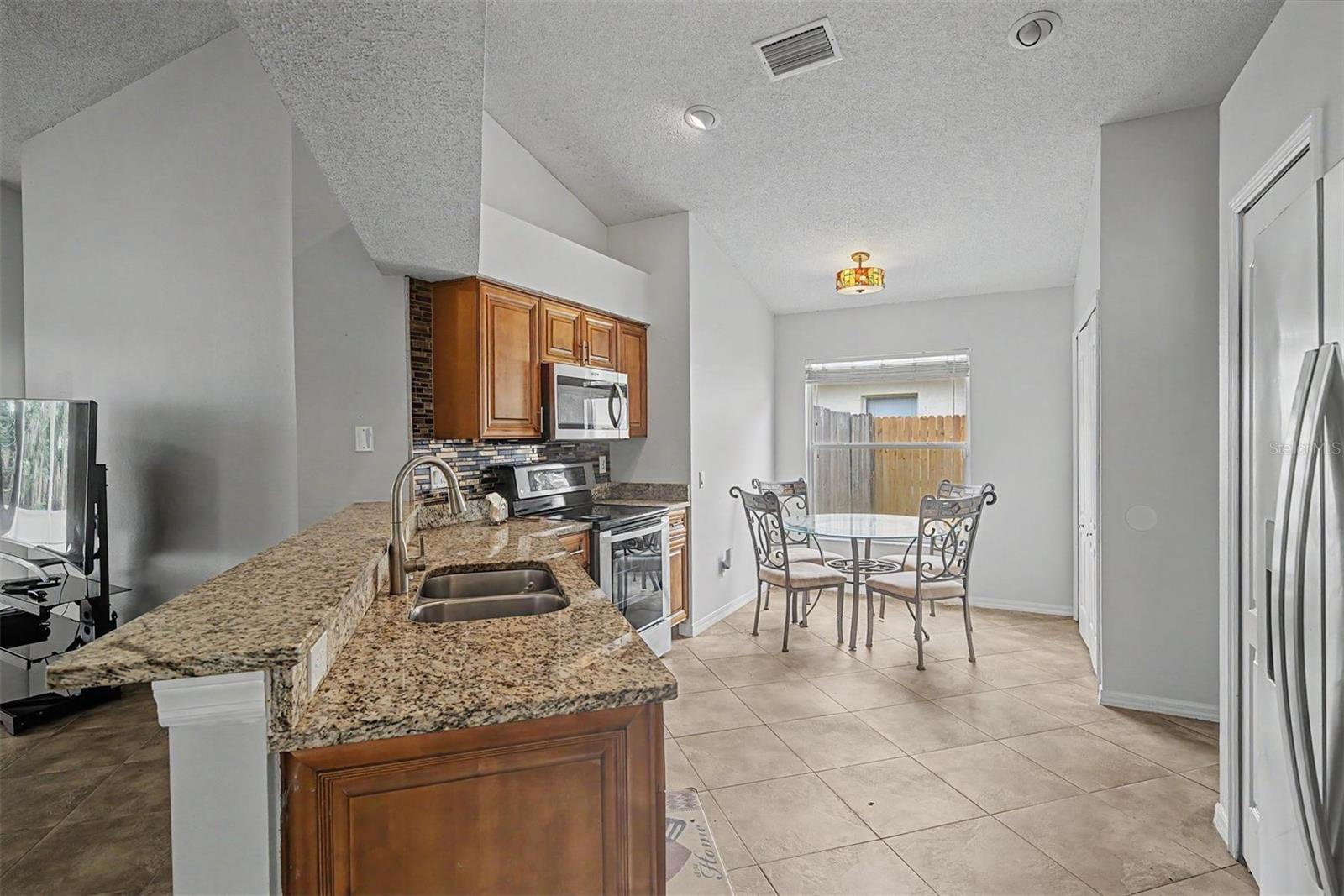 10238 CHARLESTON CORNER RD, TAMPA, FL, 33635