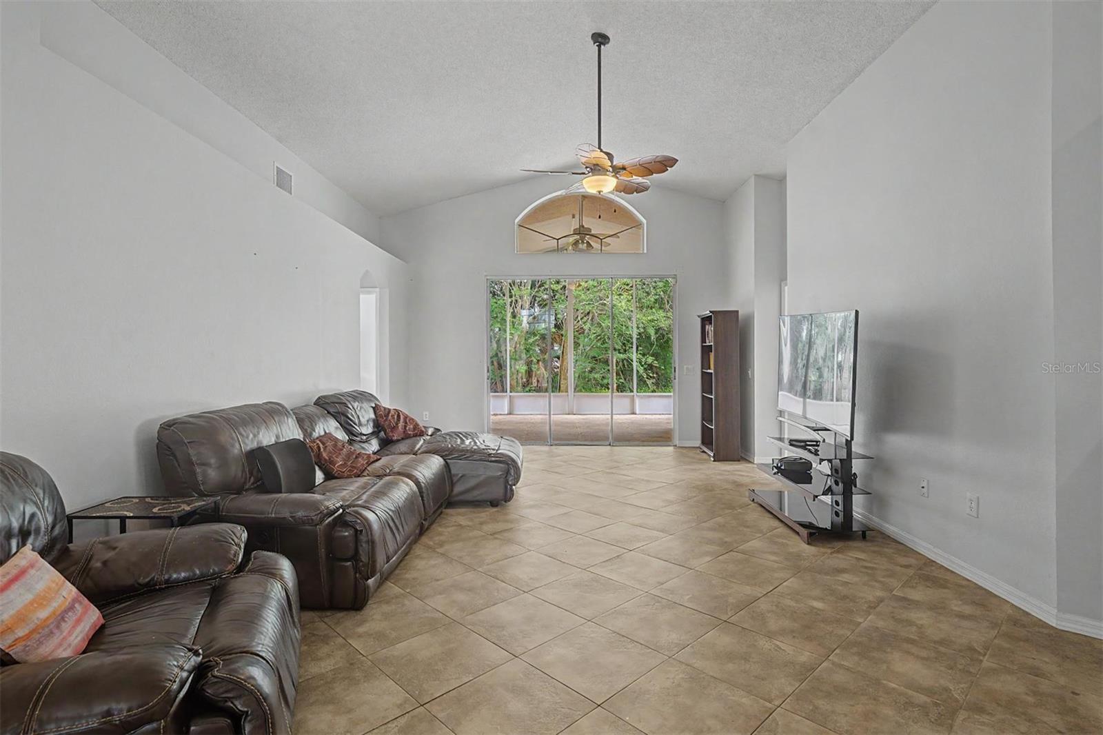 10238 CHARLESTON CORNER RD, TAMPA, FL, 33635
