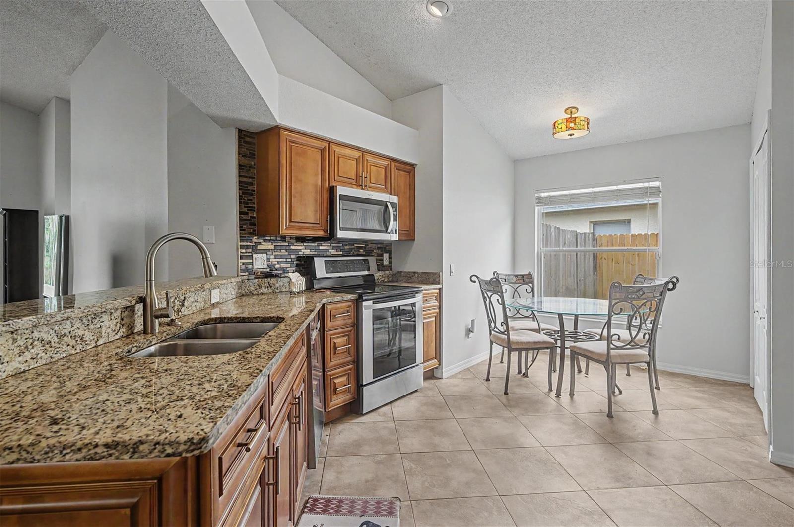10238 CHARLESTON CORNER RD, TAMPA, FL, 33635