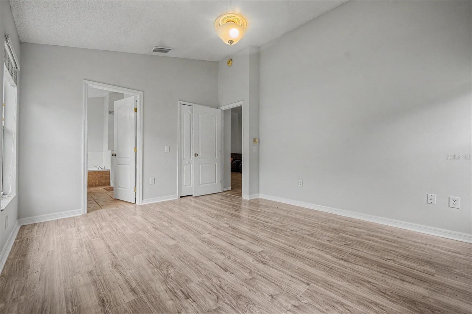 10238 CHARLESTON CORNER RD, TAMPA, FL, 33635