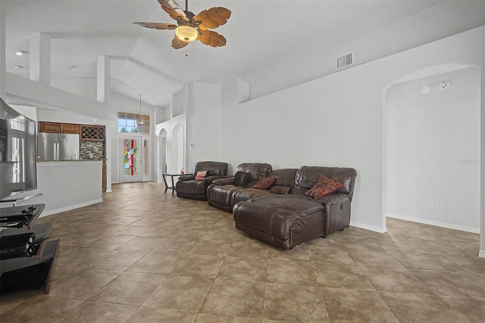 10238 CHARLESTON CORNER RD, TAMPA, FL, 33635