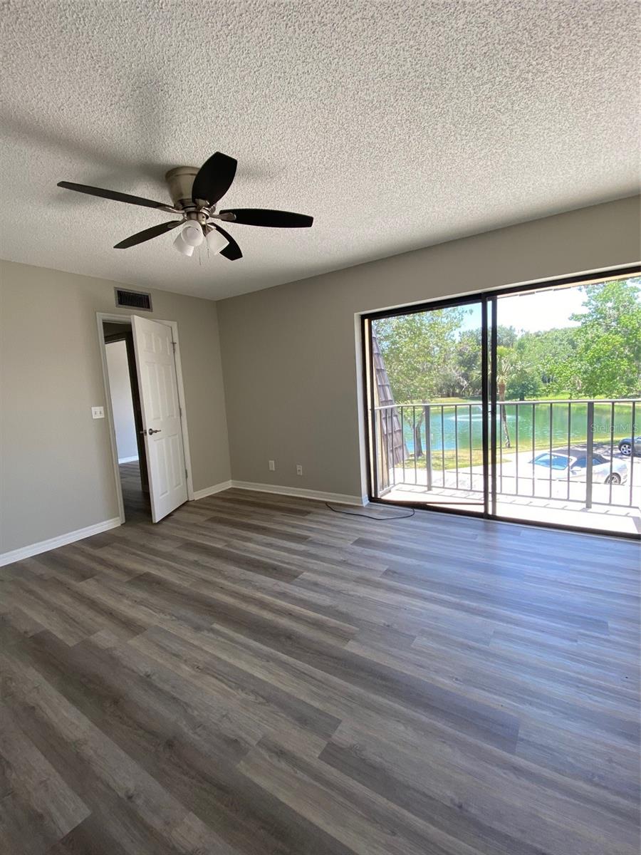 1004 ROYAL OAK BLVD, LEESBURG, FL, 34748
