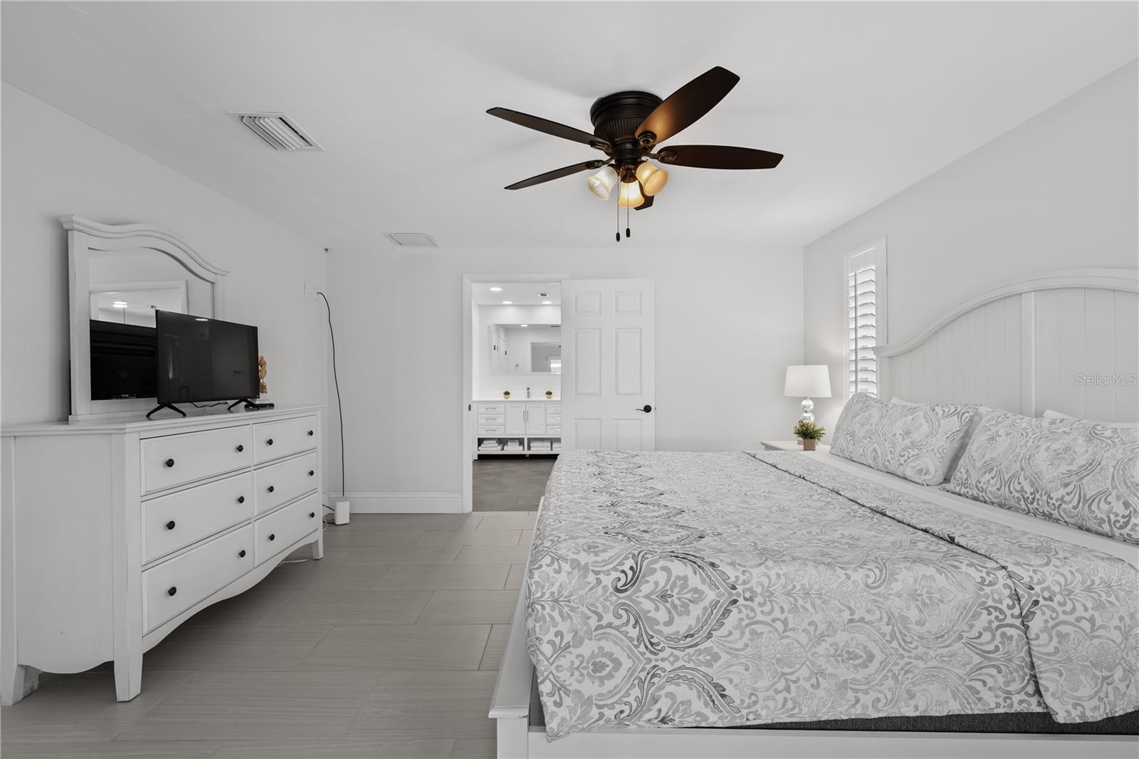 5215 PELICAN BLVD, CAPE CORAL, FL, 33914