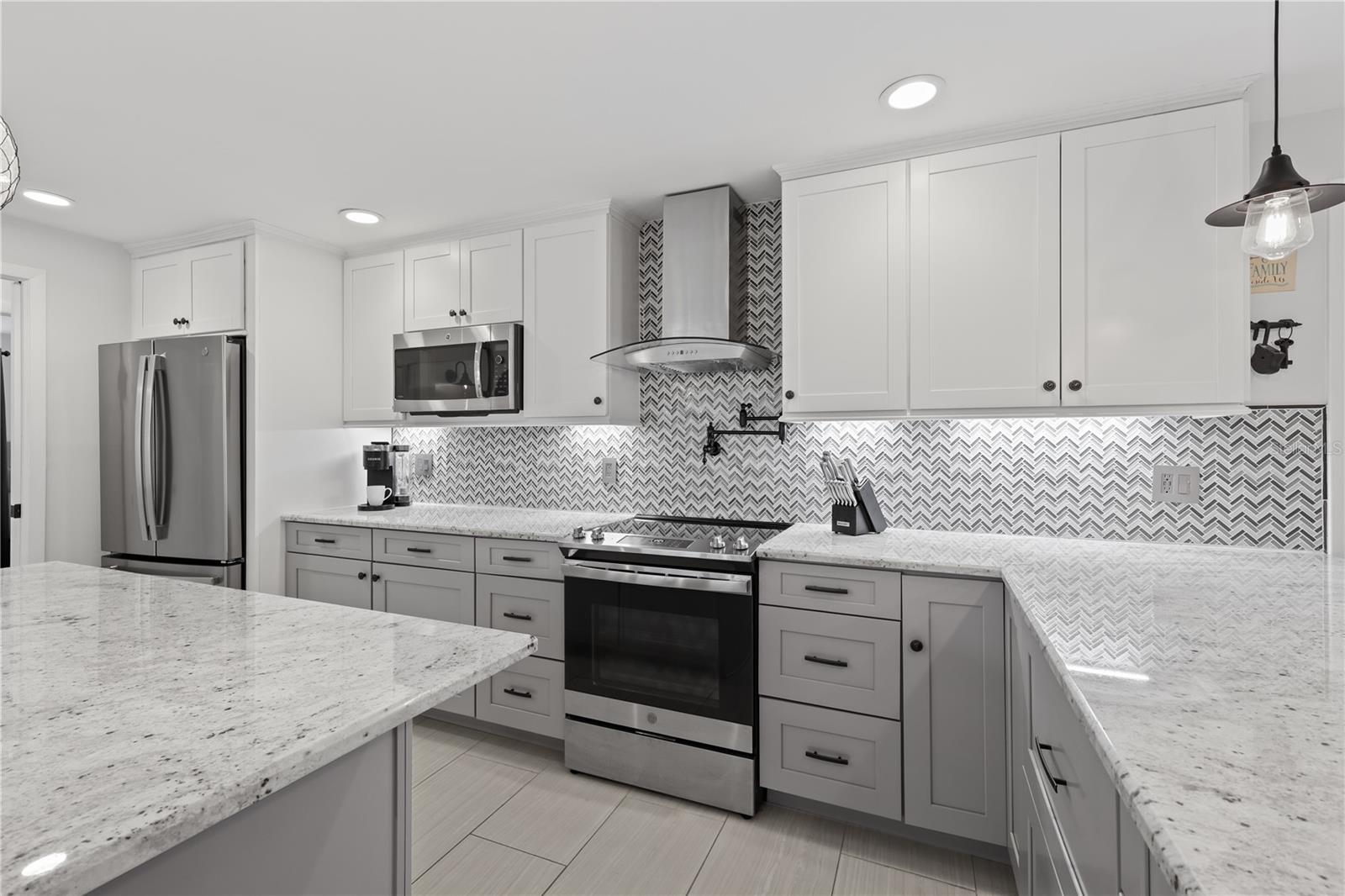 5215 PELICAN BLVD, CAPE CORAL, FL, 33914