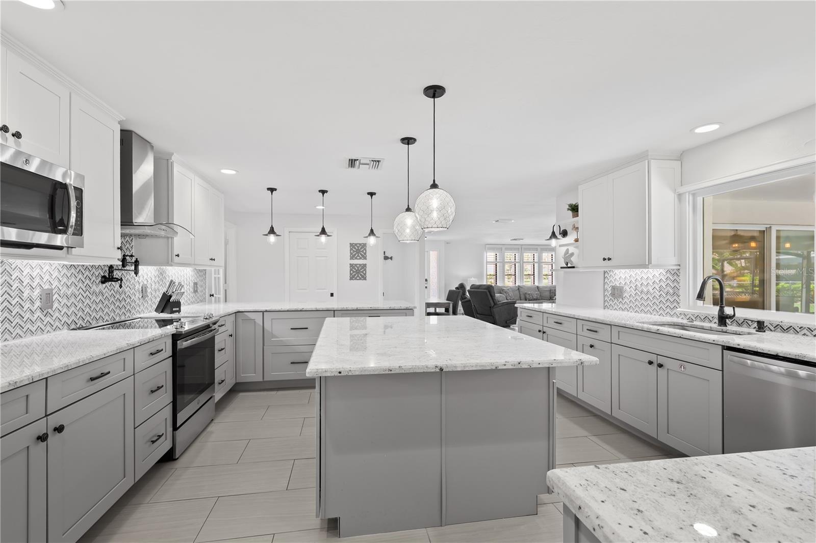 5215 PELICAN BLVD, CAPE CORAL, FL, 33914