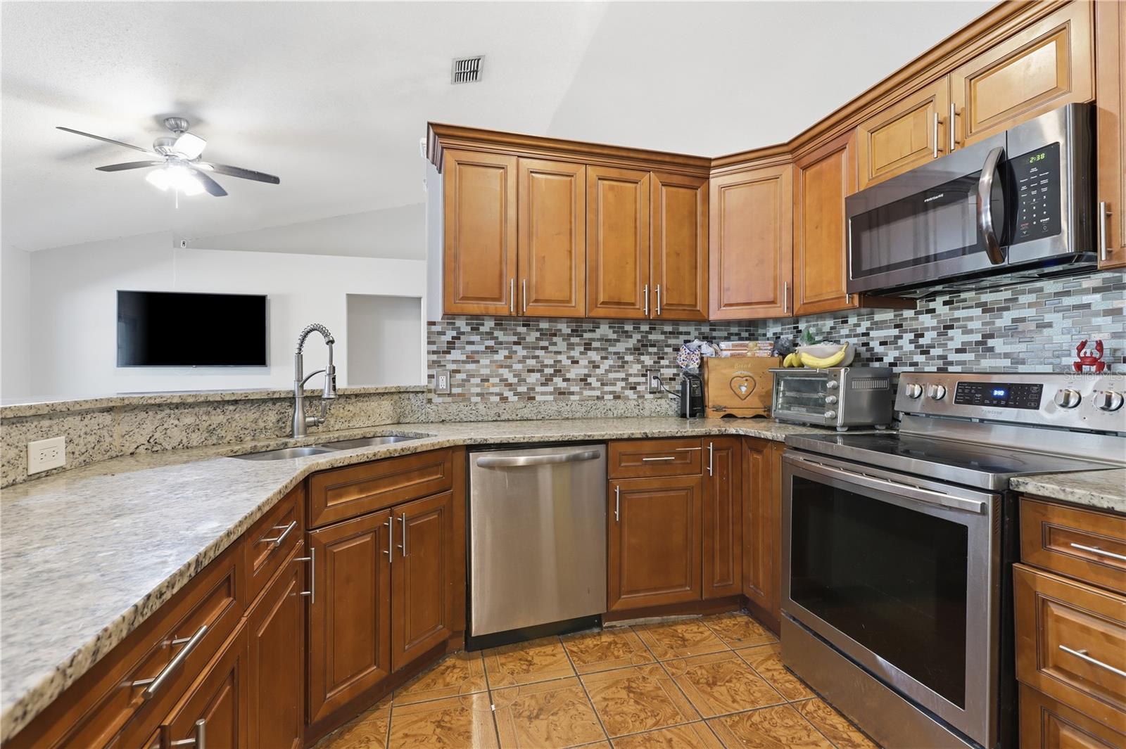 725 W 9TH ST, DELTONA, FL, 32725