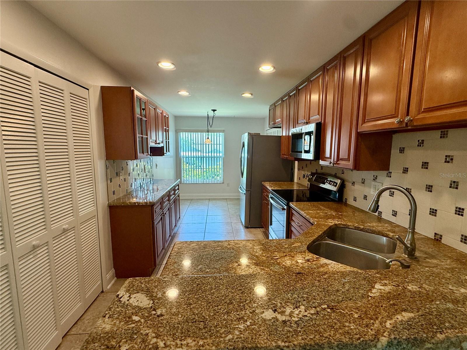 2461 BENTLEY DR, PALM HARBOR, FL, 34684
