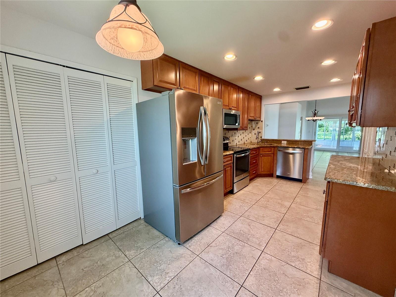 2461 BENTLEY DR, PALM HARBOR, FL, 34684
