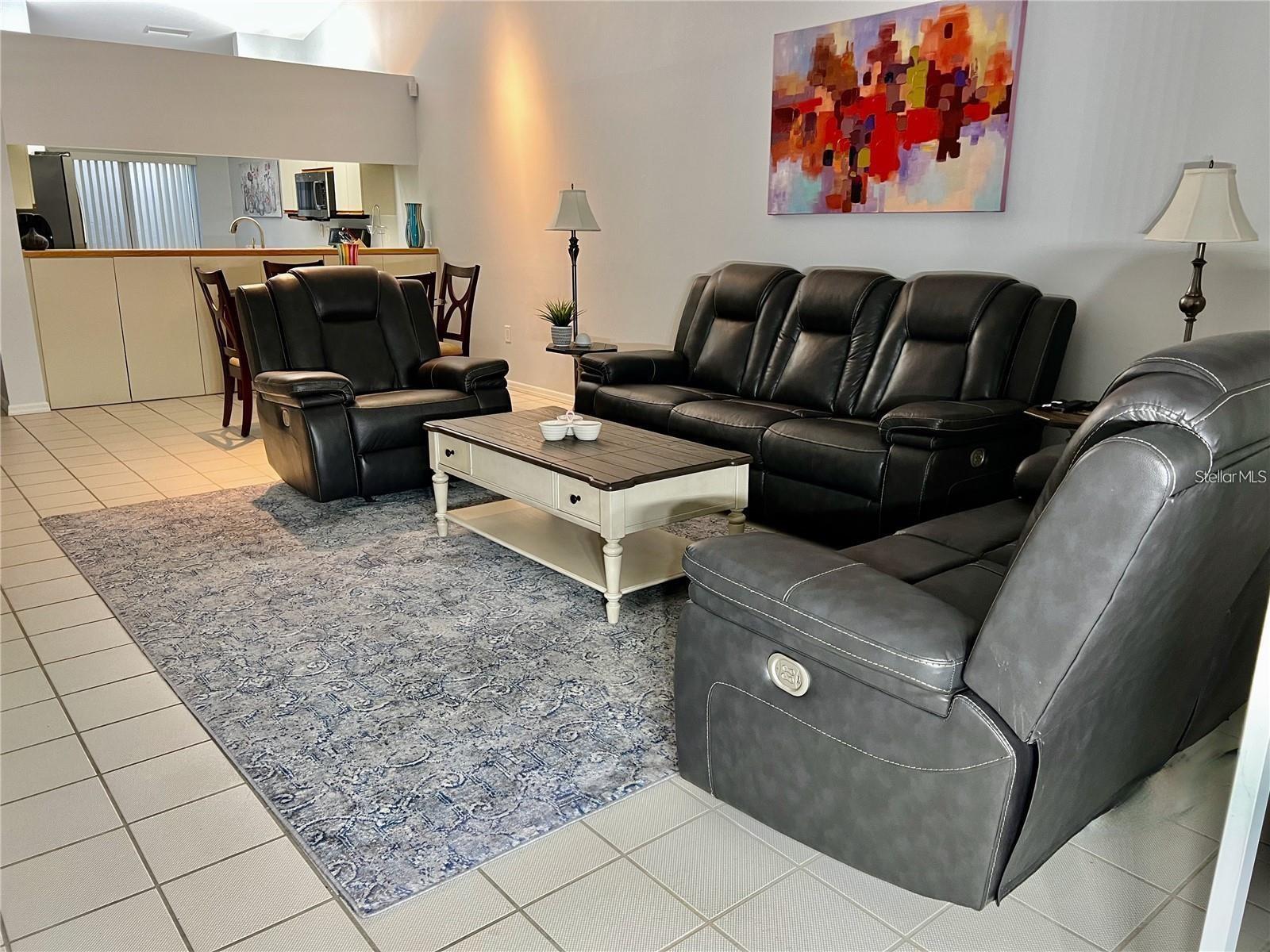7186 LAKESIDE DR, SARASOTA, FL, 34243