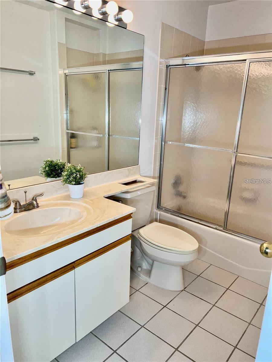 7186 LAKESIDE DR, SARASOTA, FL, 34243