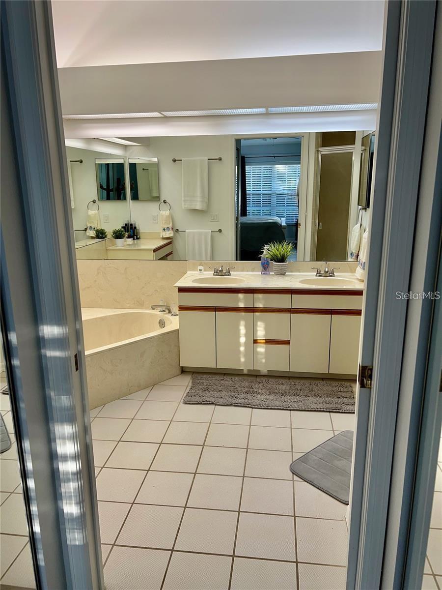 7186 LAKESIDE DR, SARASOTA, FL, 34243