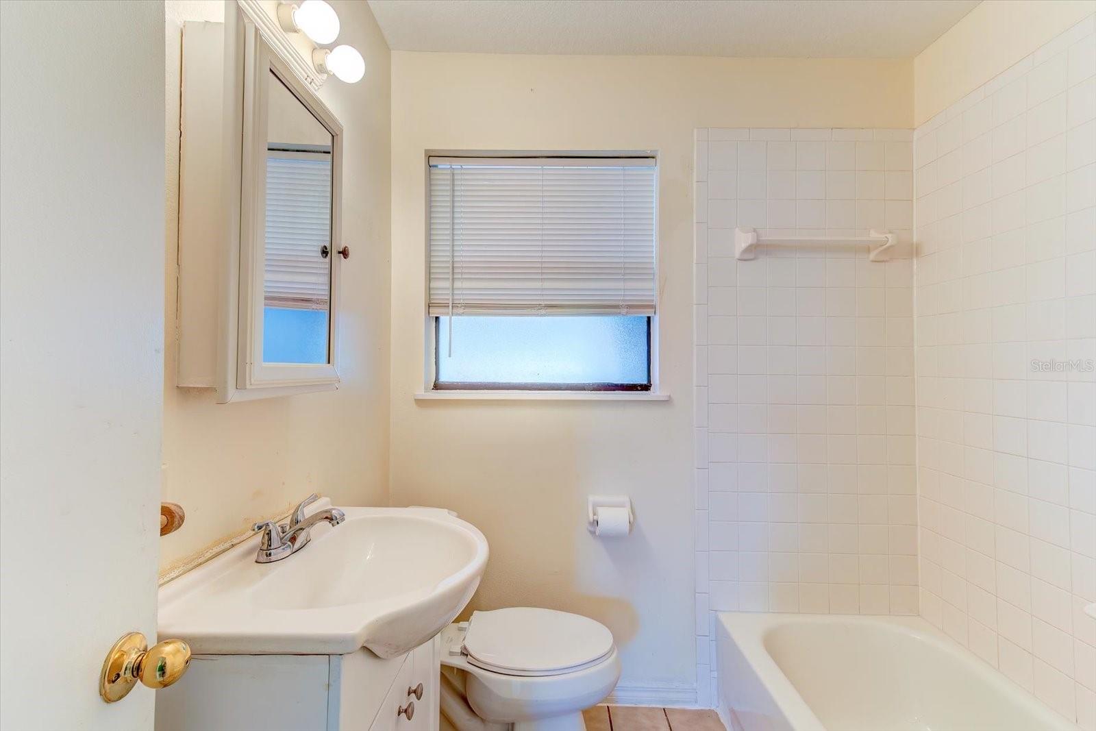 232 NORTHSHORE DR #A & #B, ORMOND BEACH, FL, 32176