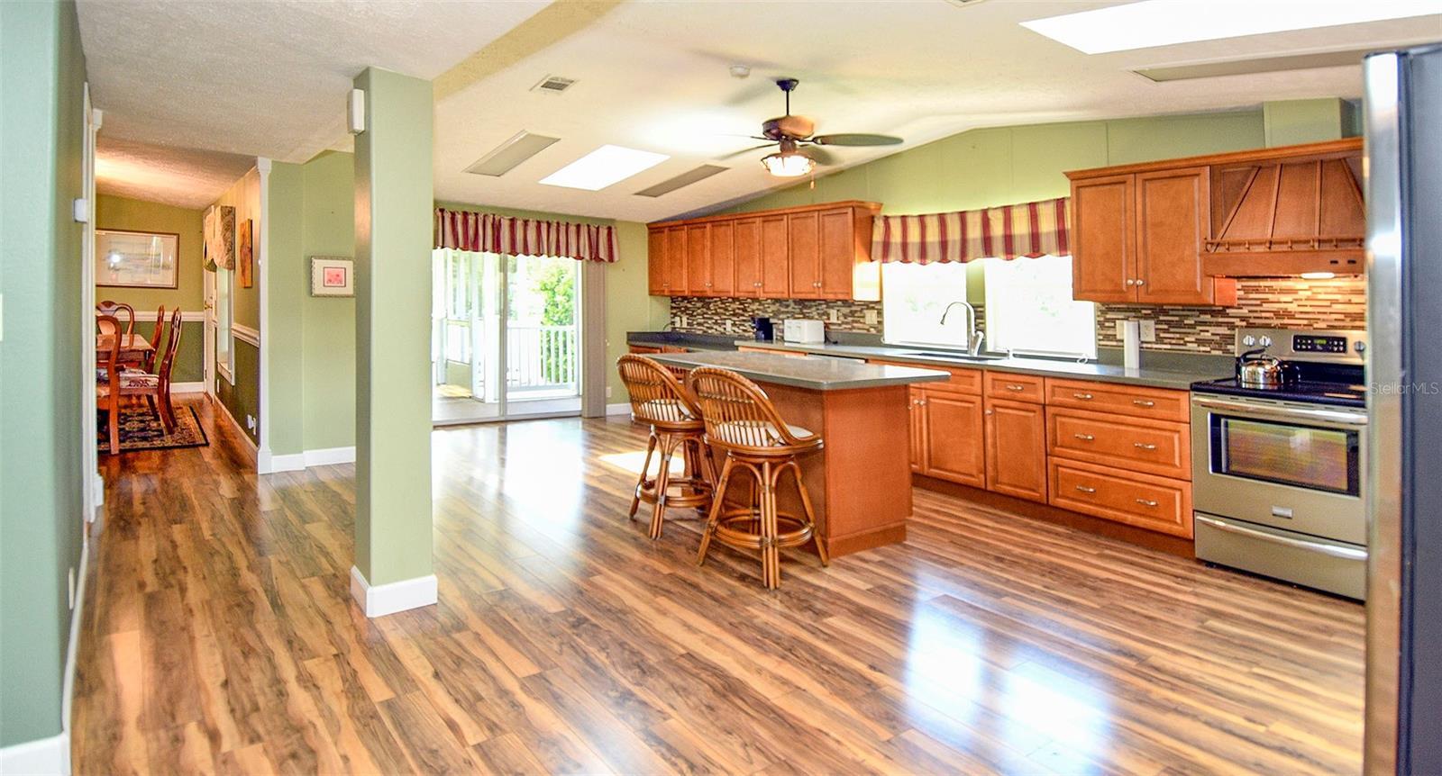 37848 MAYWOOD BAY DR, LEESBURG, FL, 34788