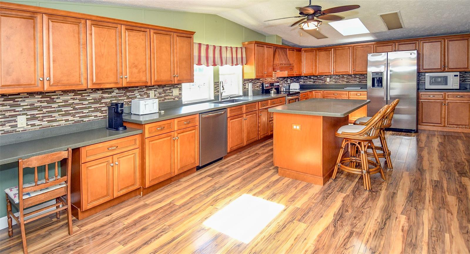 37848 MAYWOOD BAY DR, LEESBURG, FL, 34788