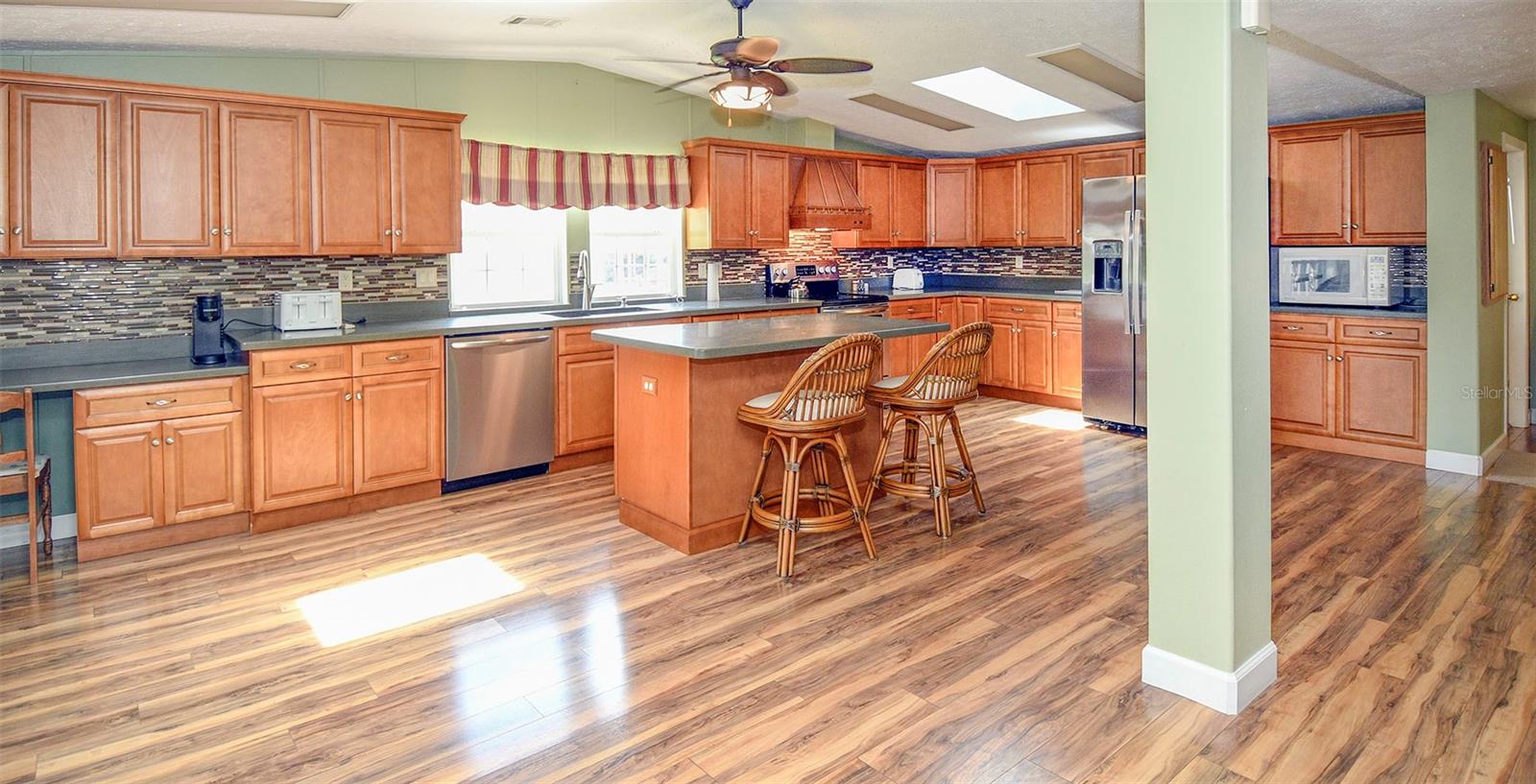 37848 MAYWOOD BAY DR, LEESBURG, FL, 34788