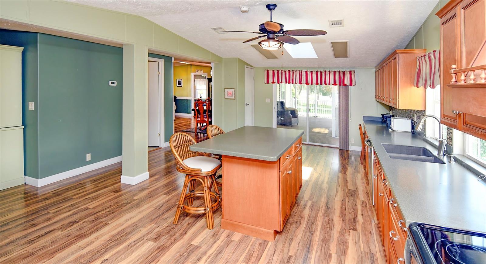 37848 MAYWOOD BAY DR, LEESBURG, FL, 34788