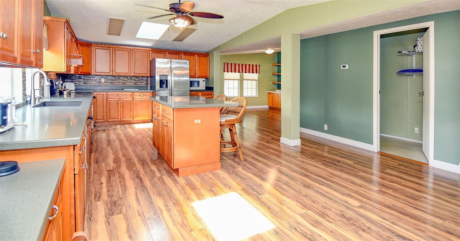 37848 MAYWOOD BAY DR, LEESBURG, FL, 34788