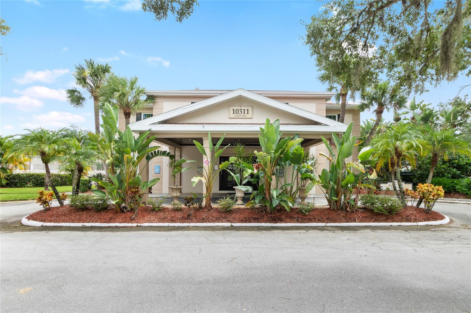 10360 CARROLLWOOD LN #212, TAMPA, FL, 33618