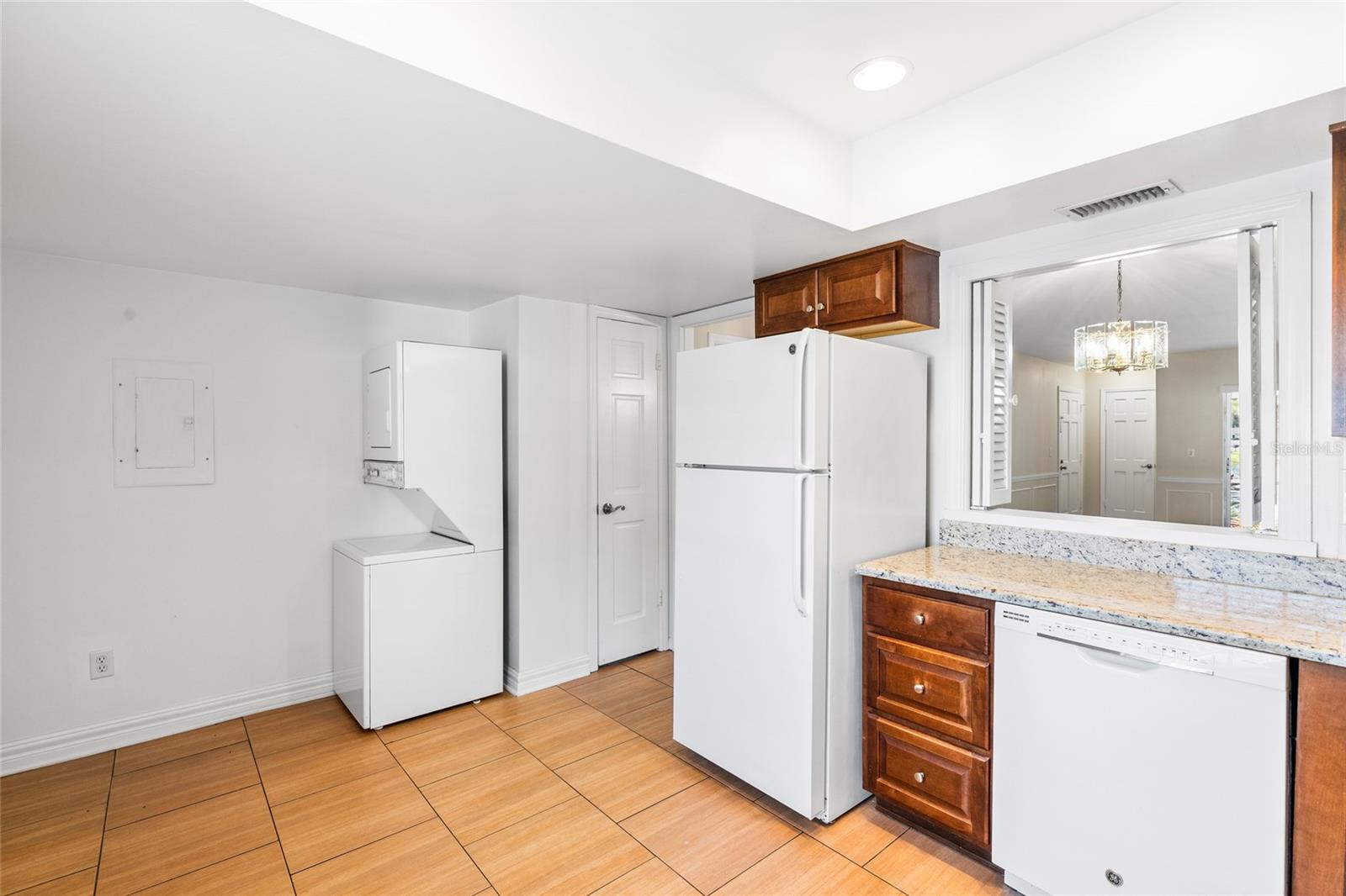 10360 CARROLLWOOD LN #212, TAMPA, FL, 33618