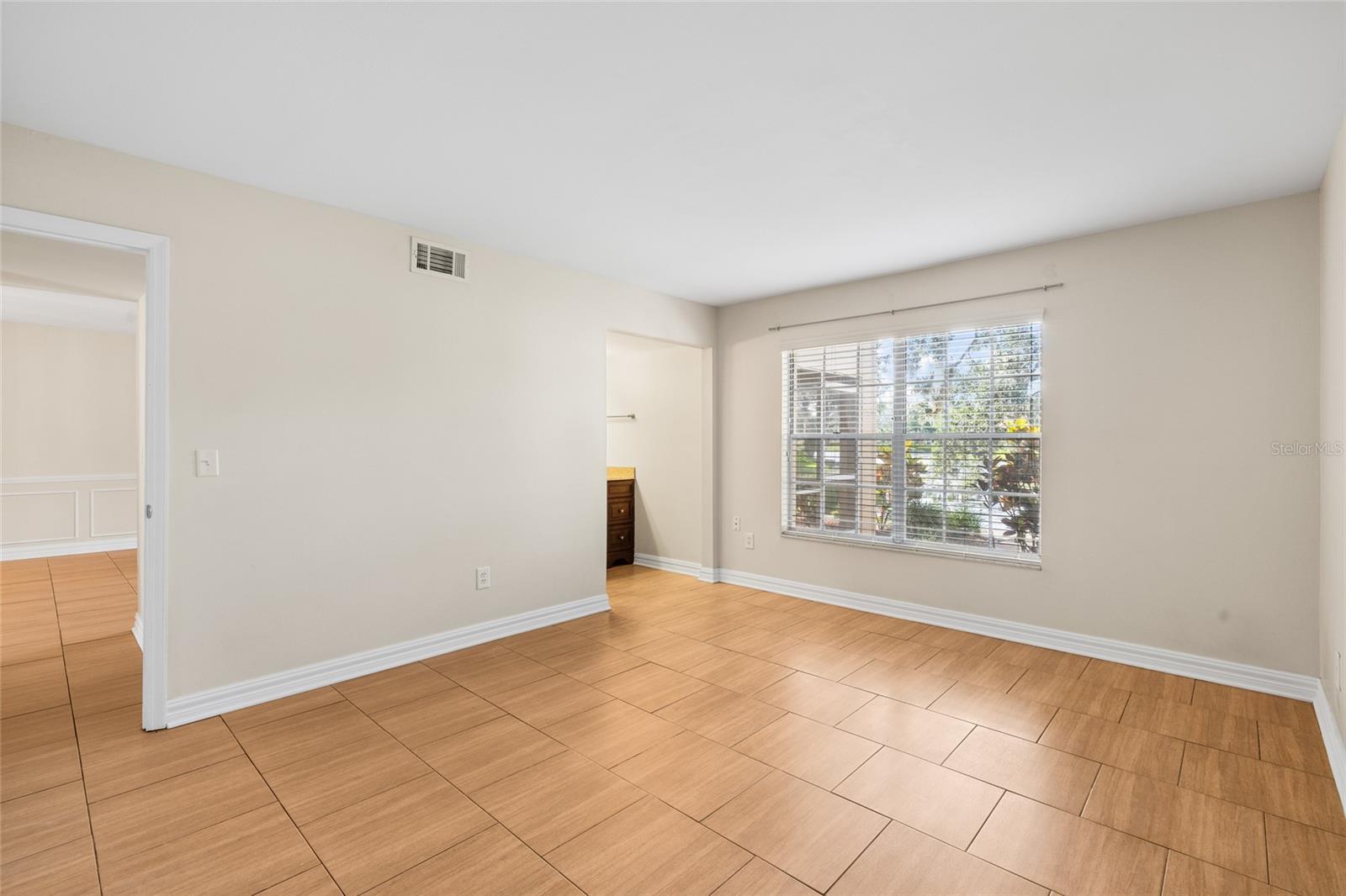 10360 CARROLLWOOD LN #212, TAMPA, FL, 33618