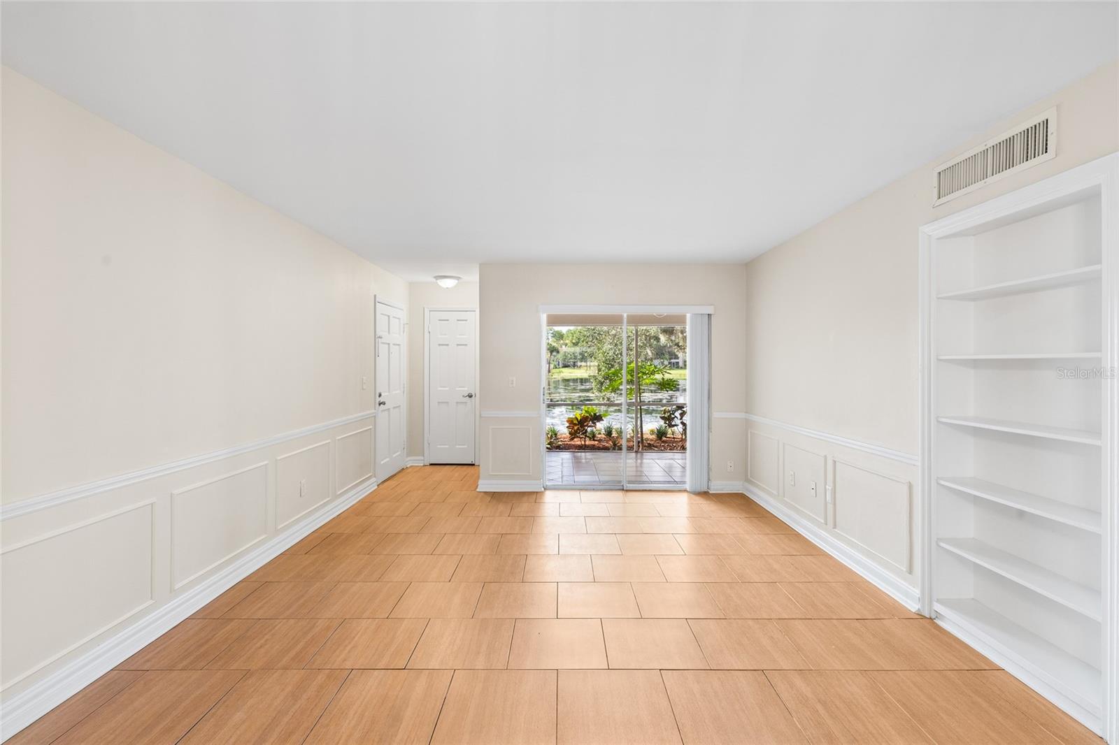 10360 CARROLLWOOD LN #212, TAMPA, FL, 33618