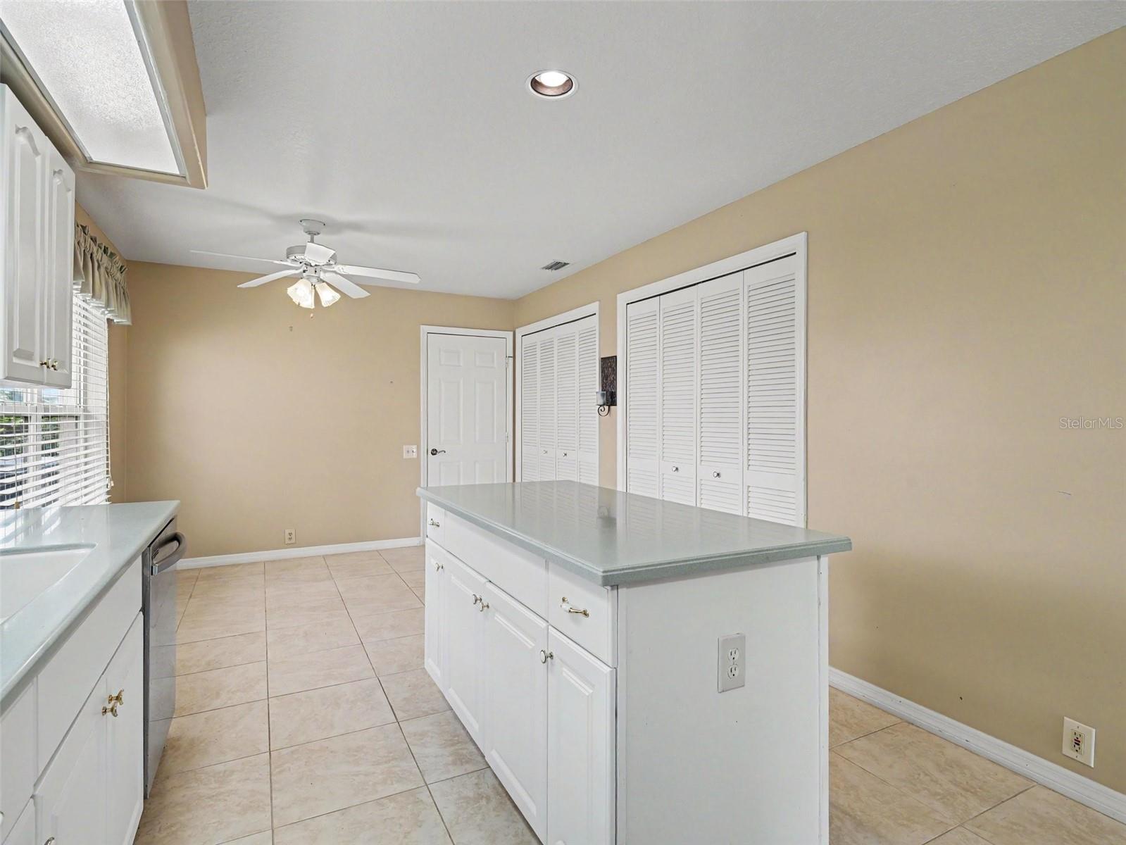 6643 OAKBROOKE CIR, BRADENTON, FL, 34202
