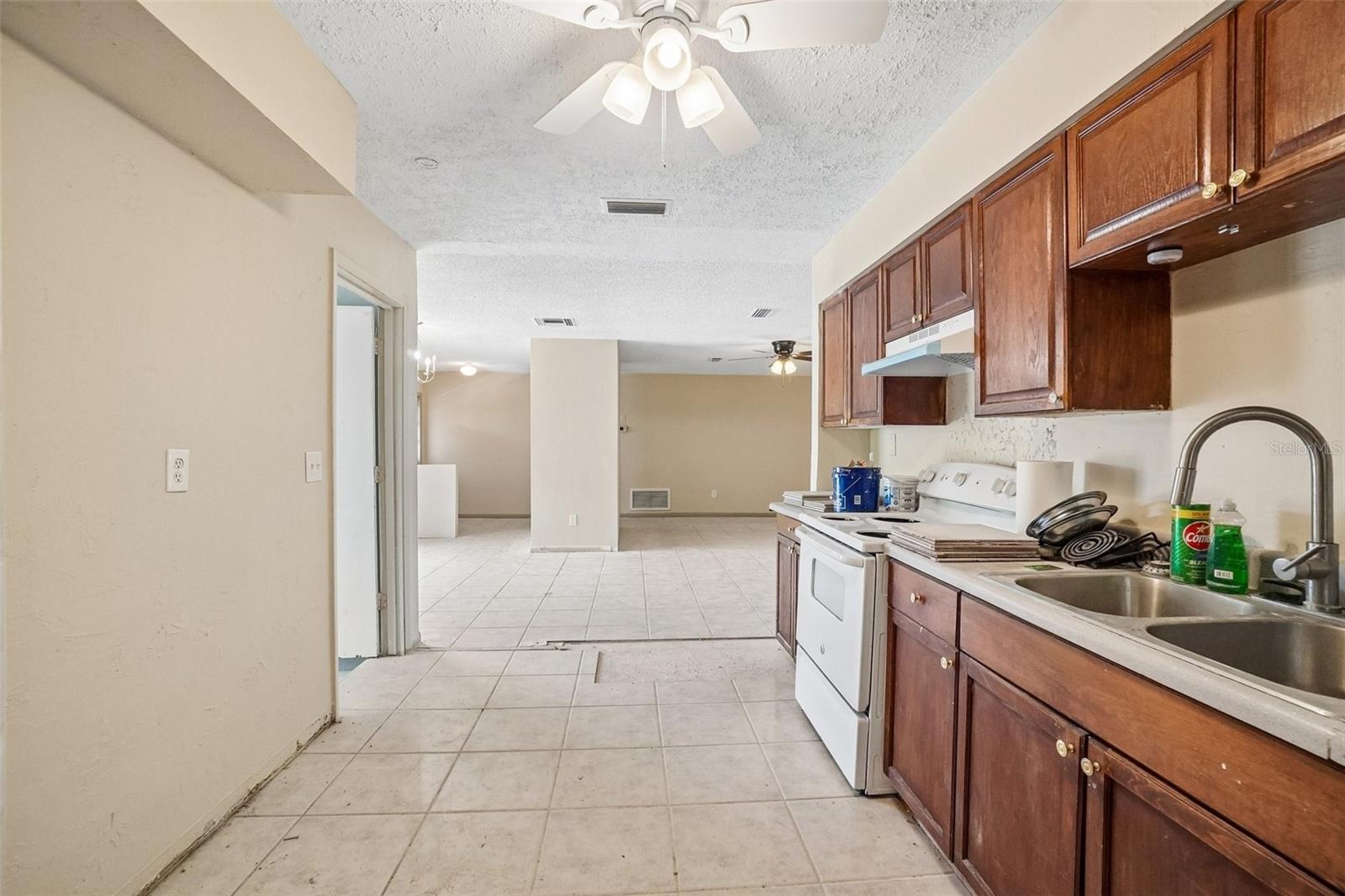 1090 EDGEHILL AVE, SPRING HILL, FL, 34606