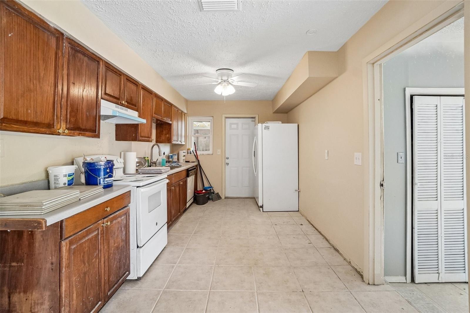 1090 EDGEHILL AVE, SPRING HILL, FL, 34606
